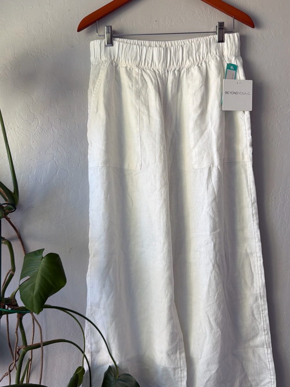 Beyond Yoga White Linen-Blend Maxi Skirt with Elastic Waist
